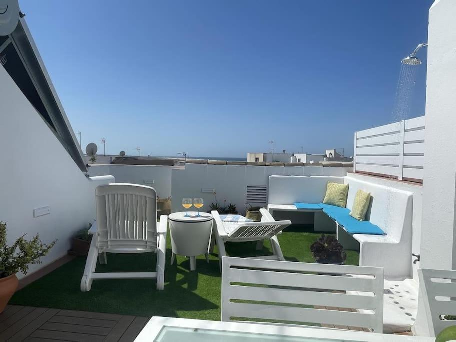 Willa Casa Lola Conil, Azotea Al Mar Y Parking Solo Familias O Parejas Conil De La Frontera Zewnętrze zdjęcie