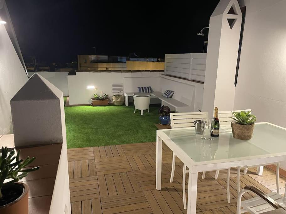 Willa Casa Lola Conil, Azotea Al Mar Y Parking Solo Familias O Parejas Conil De La Frontera Zewnętrze zdjęcie